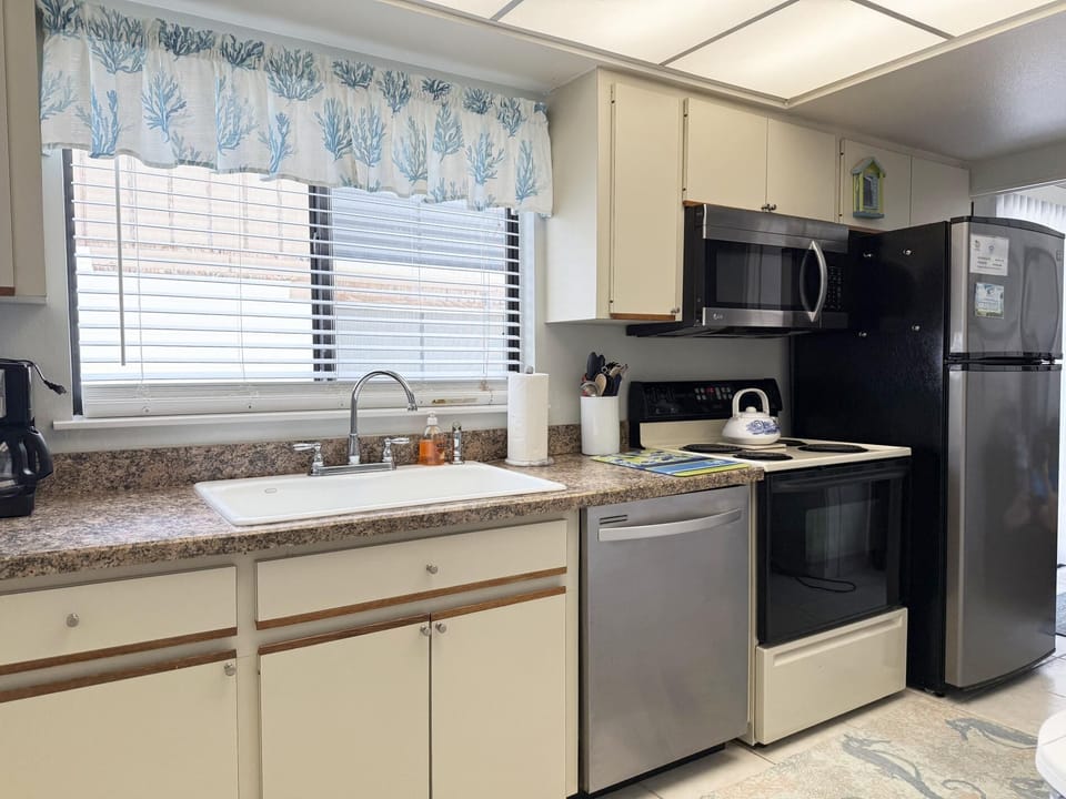Sunburst Escape w/ Heated Pool, Dock & Beach (3434)
