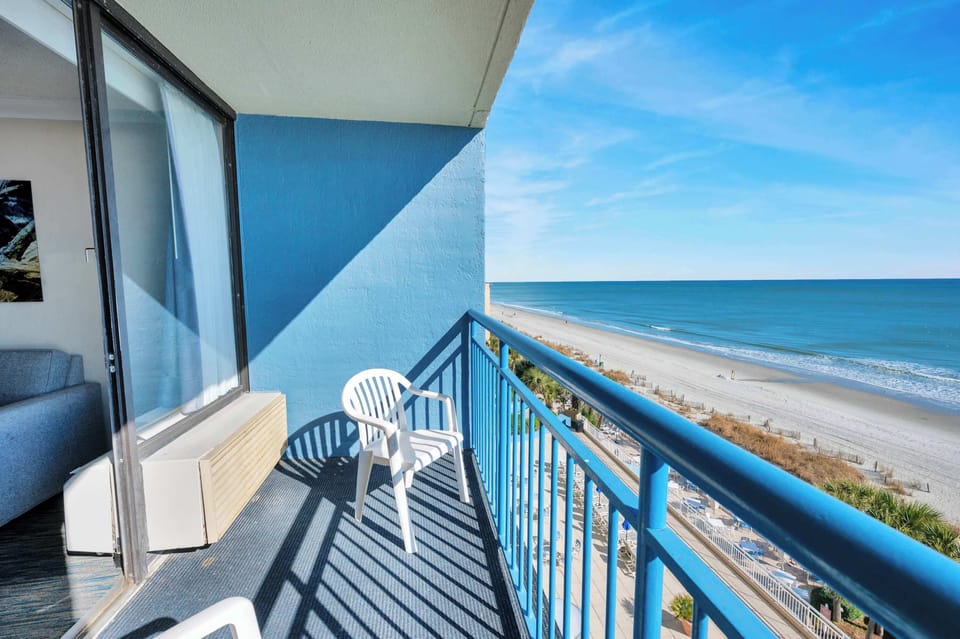 Breathtaking Views from Balcony!
