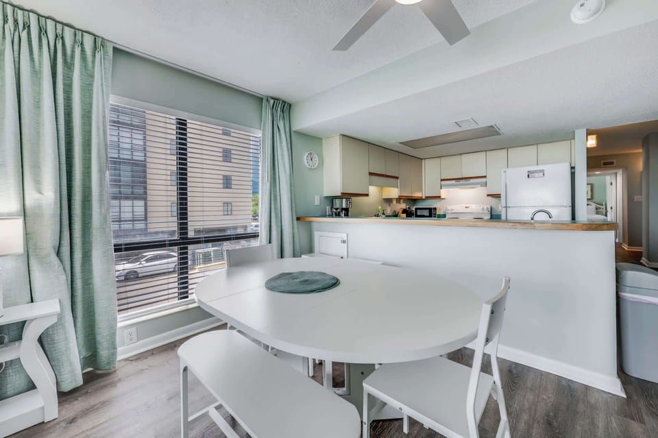 Dining Area for Family Meals 🍽️
