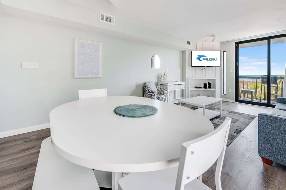 Dining Area for Family Meals 🍽️
