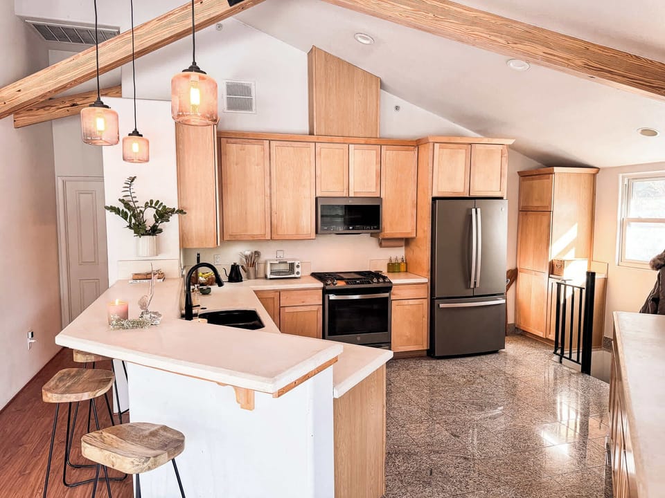 Fully Equipped Gourmet Kitchen