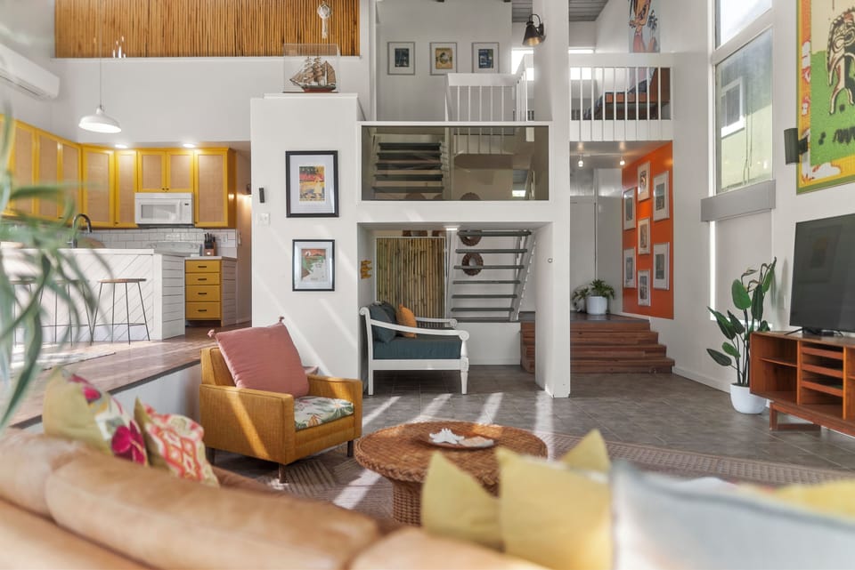 Thoughtful island decor brings a touch of Hawaiian charm to this cozy beachfront escape.