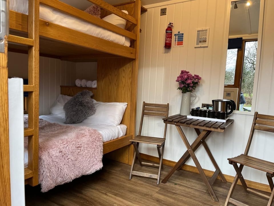 Inside20Hut