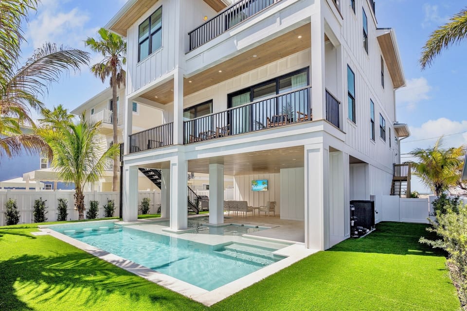 Seaclusion by Anna Maria Island Accommodations