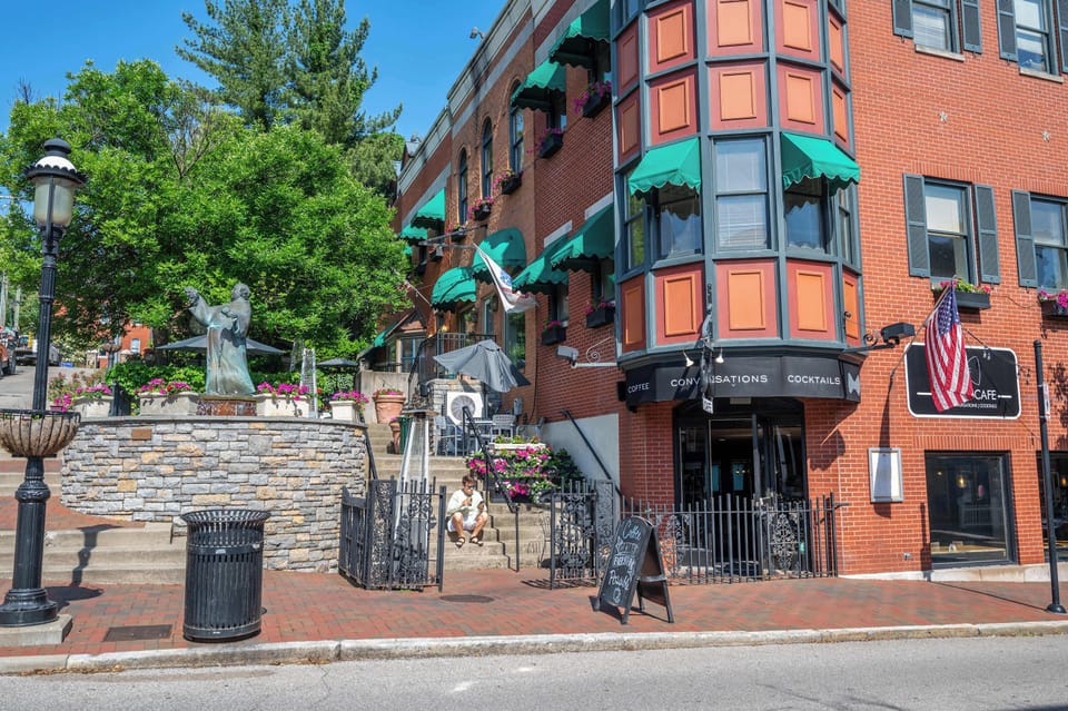 Enjoy fabulous community attractions & amenities during your Cincinnati escape