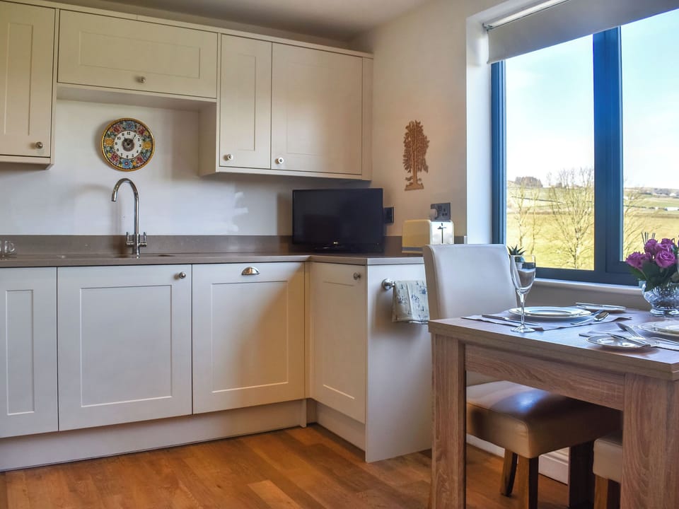 Kitchen/diner | The Wolfs Den - Fox and Wolf Retreats, Laneshawbridge, near Colne