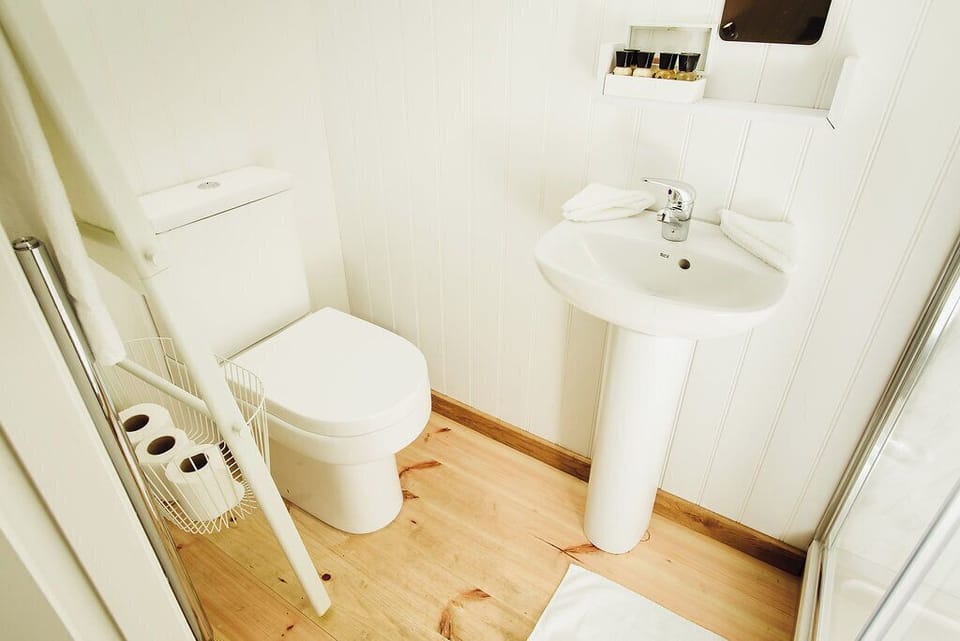 03BlackHut-27-5-16-0074