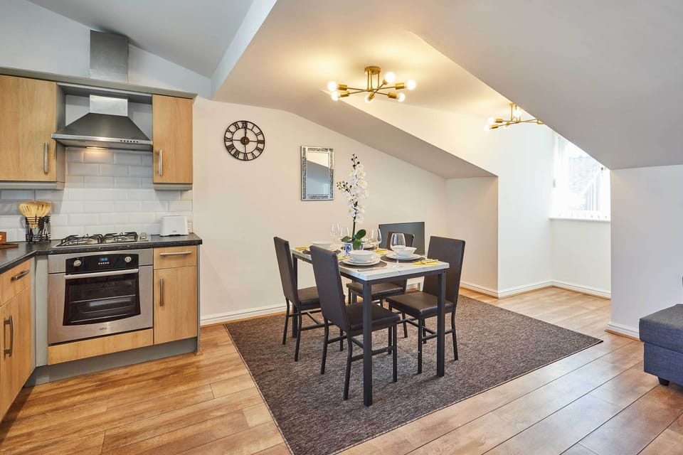 Abigail's Apartment, Wolverhampton - Host & Stay