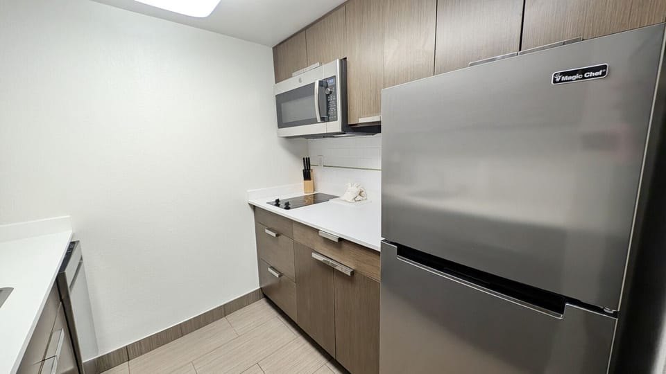 Fridge, Microwave & Cooking Utensils Available for Your Stay!