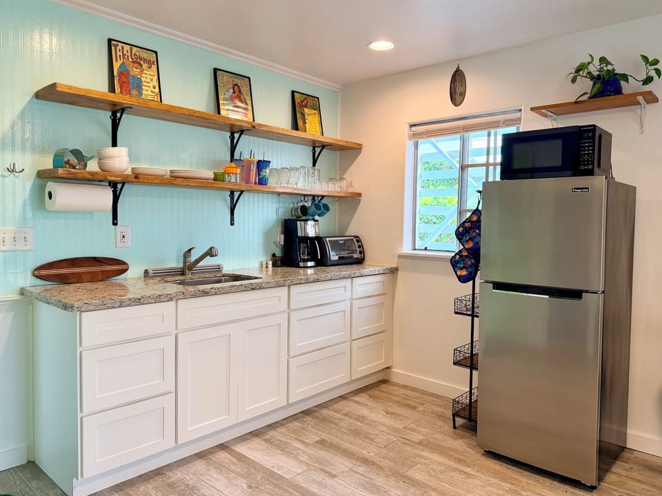 Fully furnished kitchenette