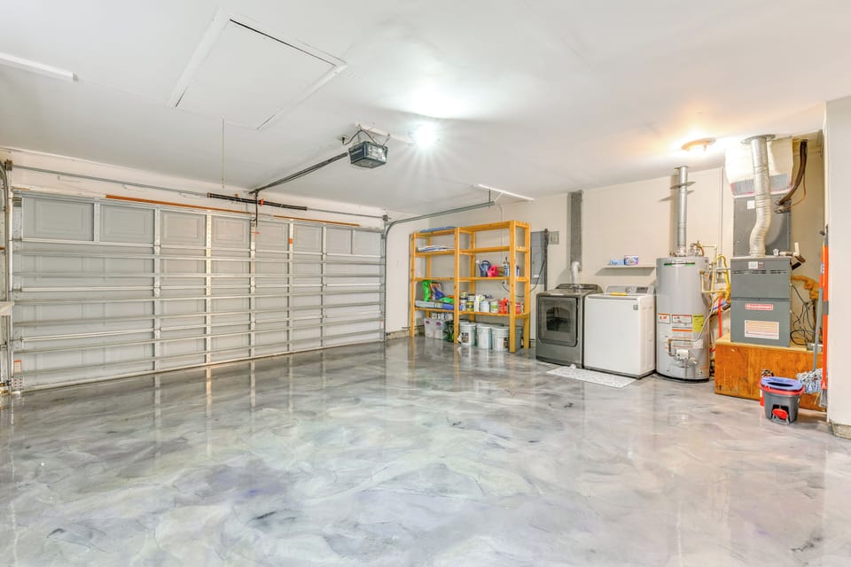 Garage | Laundry Area