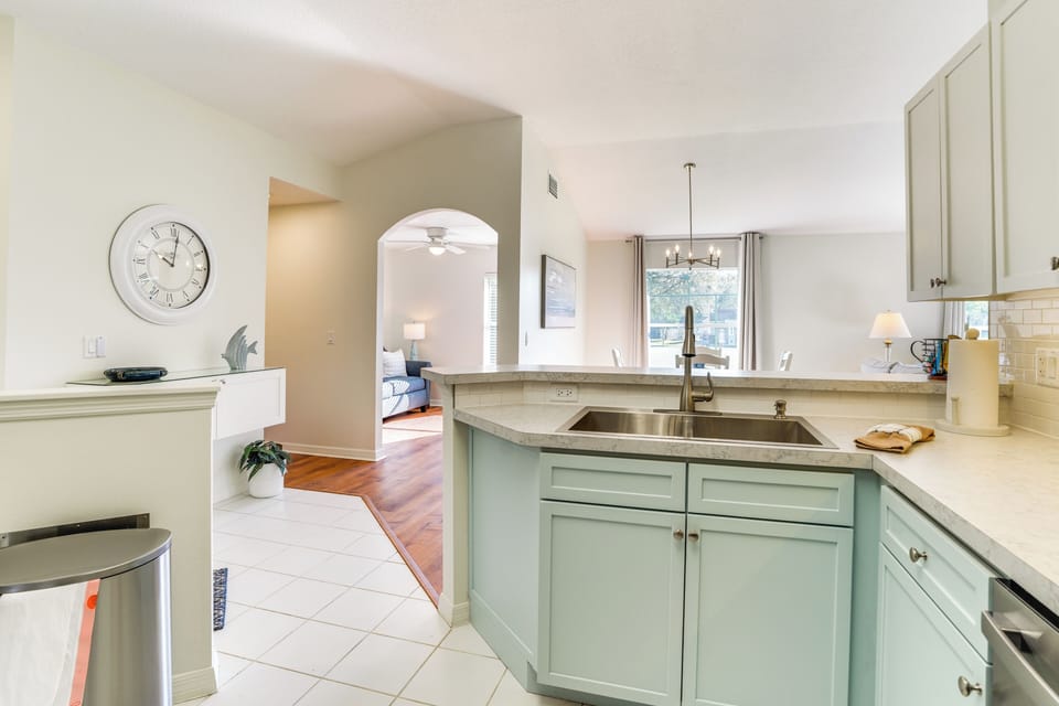 Kitchen | Trash Bags/Paper Towels