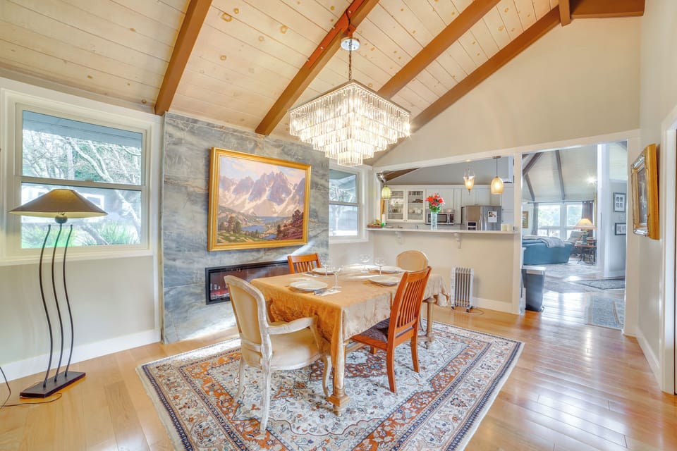 Dining Room | Electric Fireplace