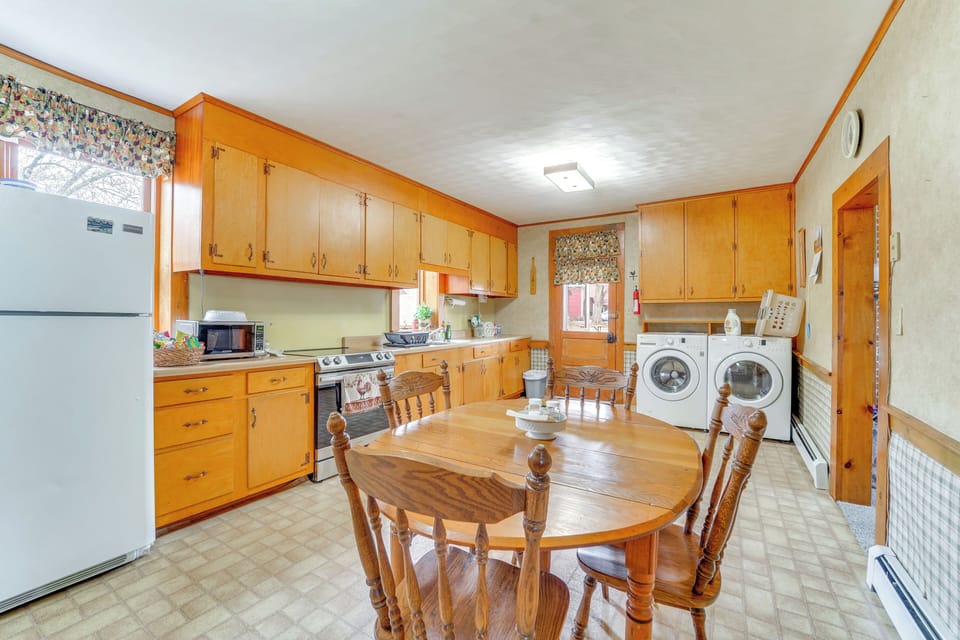 Kitchen | Washer & Dryer | 1st Floor