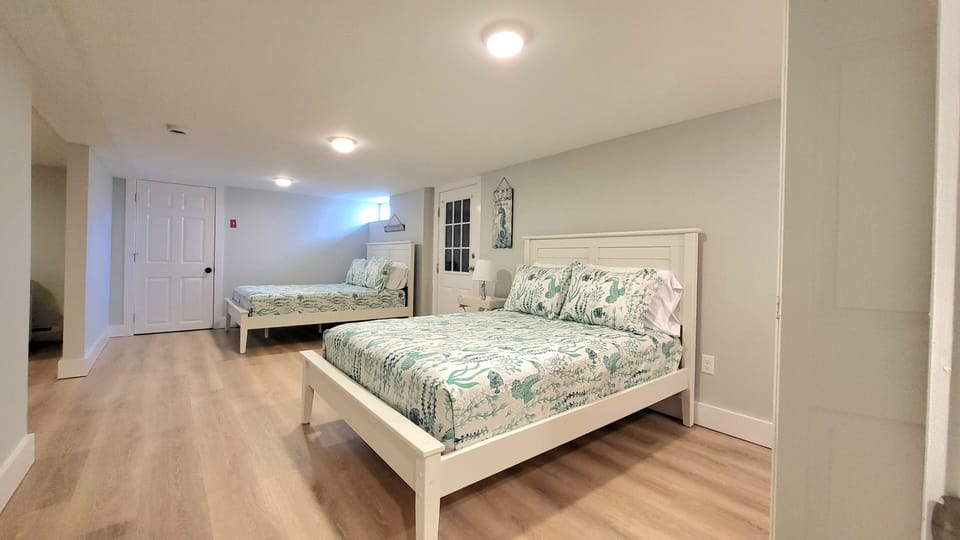 Bedroom 3, 2 Double Beds (2)