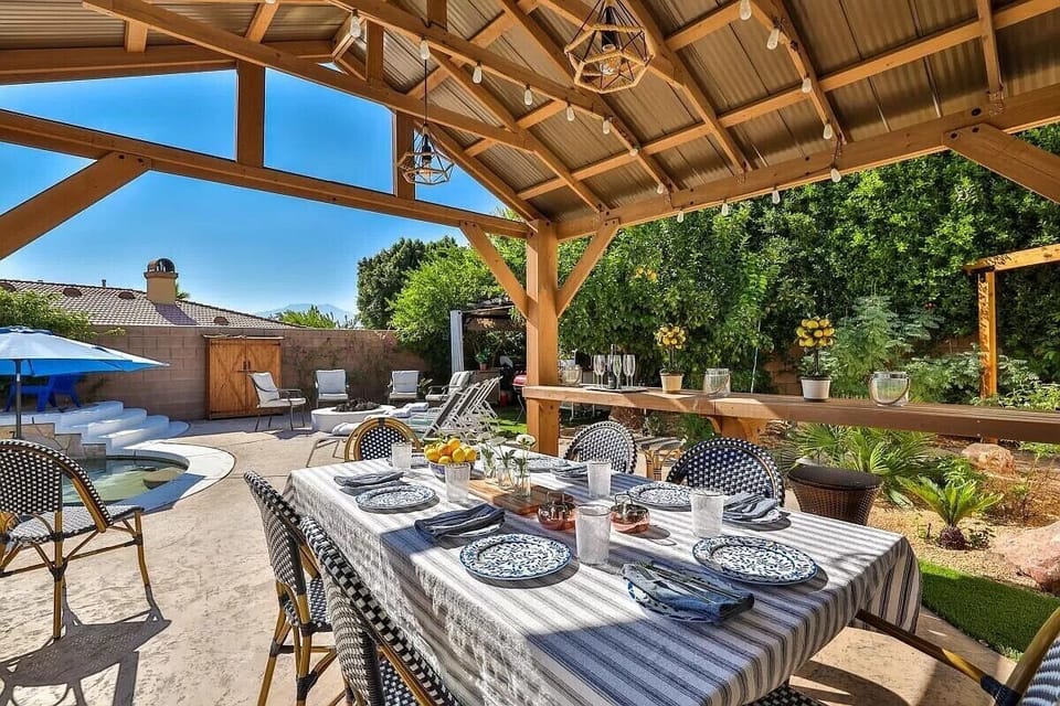 Outdoor dining