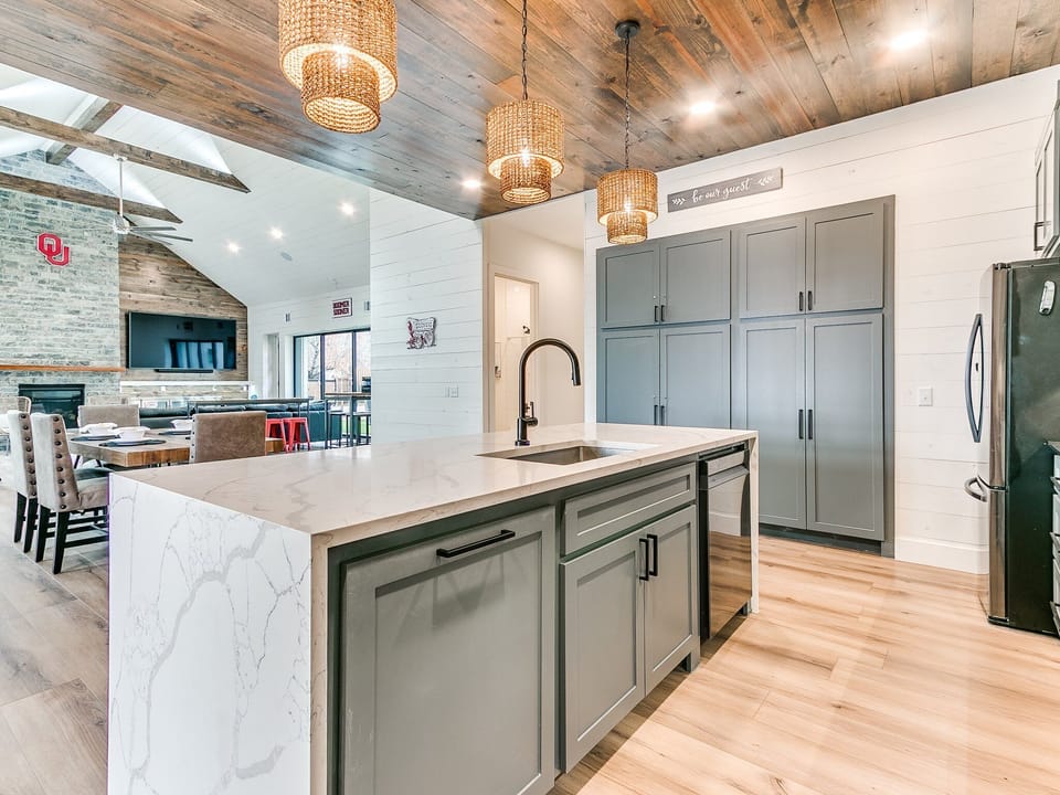 87-web-or-mls-501 E Brooks St-88