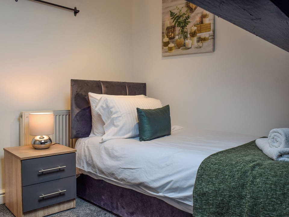 Single bedroom | Apartment 6 - The Old Clubhouse, Newsome, near Huddersfield