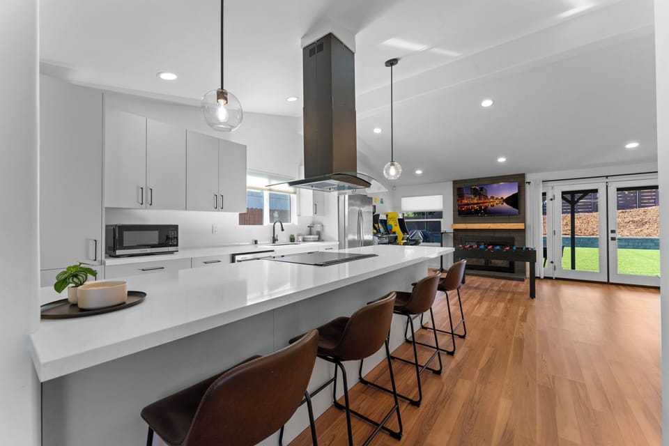 Fully renovated open concept kitchen