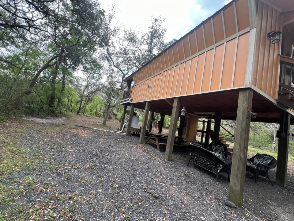 Under cabin sit and relax