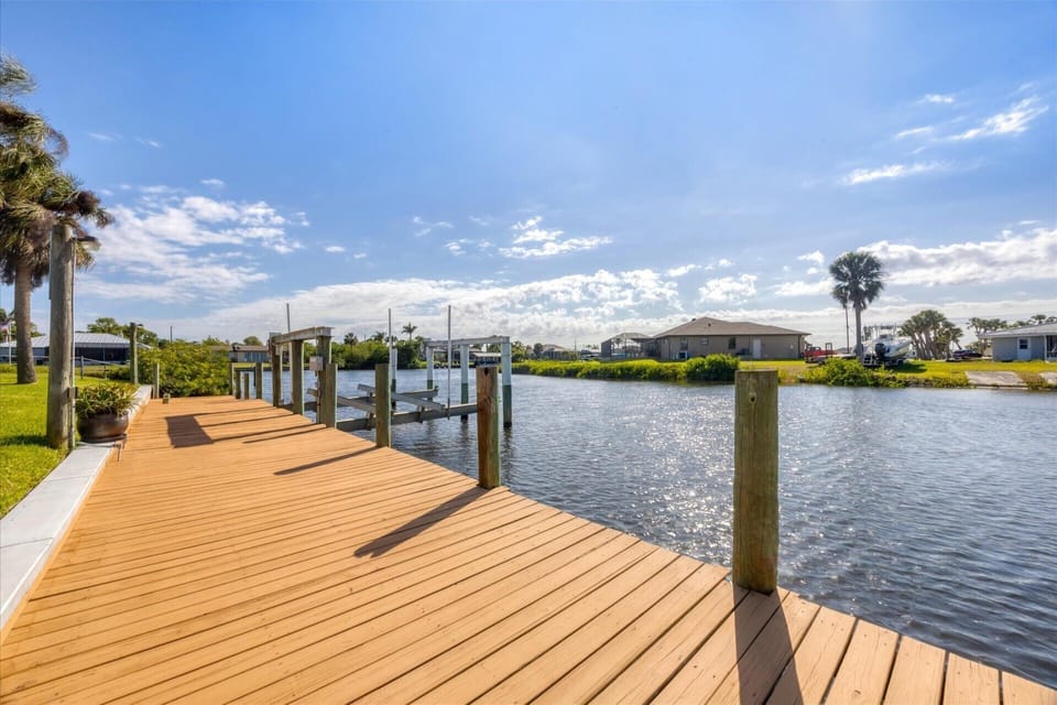 Dock Available 10' x 150' (Boat lift is not for guest use)