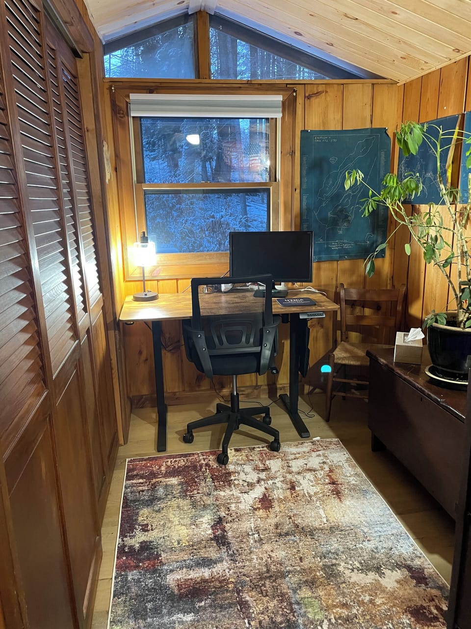 Attached office space to first floor bedroom - Monitor only