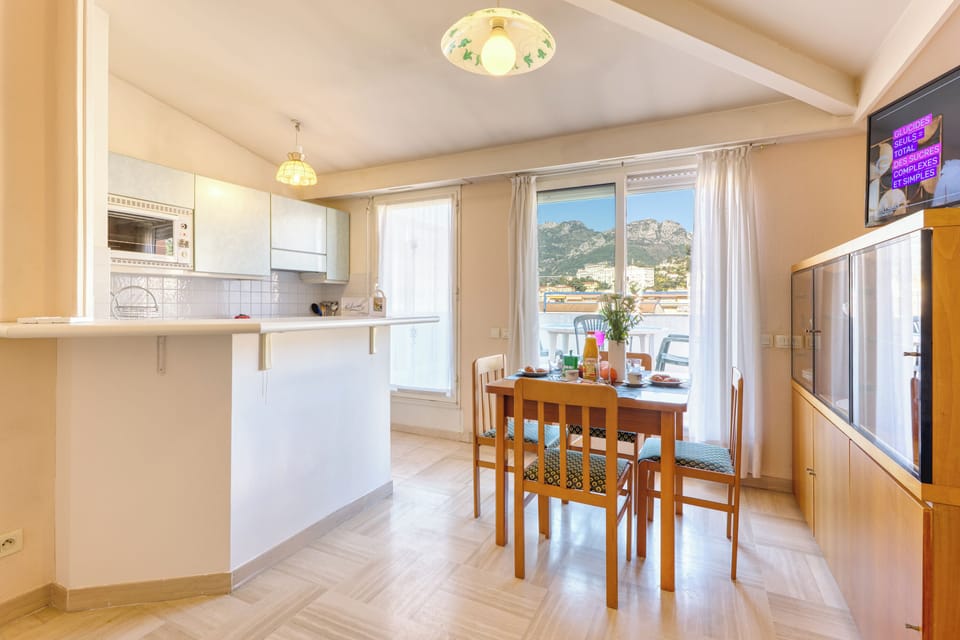 Kitchen and dining area