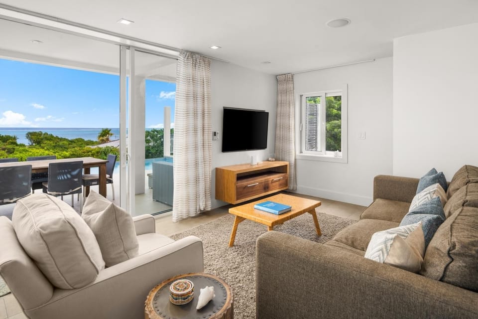 Living Area (2)