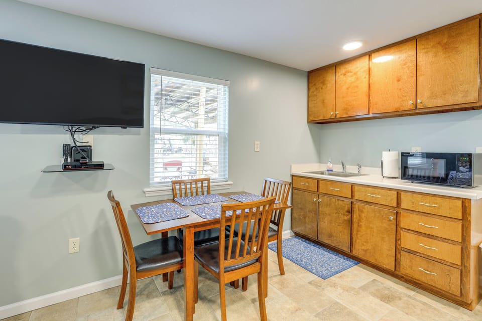 Dining Area | Kitchenette | Microwave | Refrigerator
