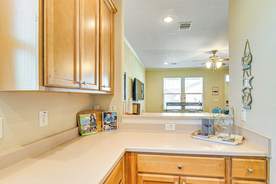 Kitchen | Trash Bags/Paper Towels