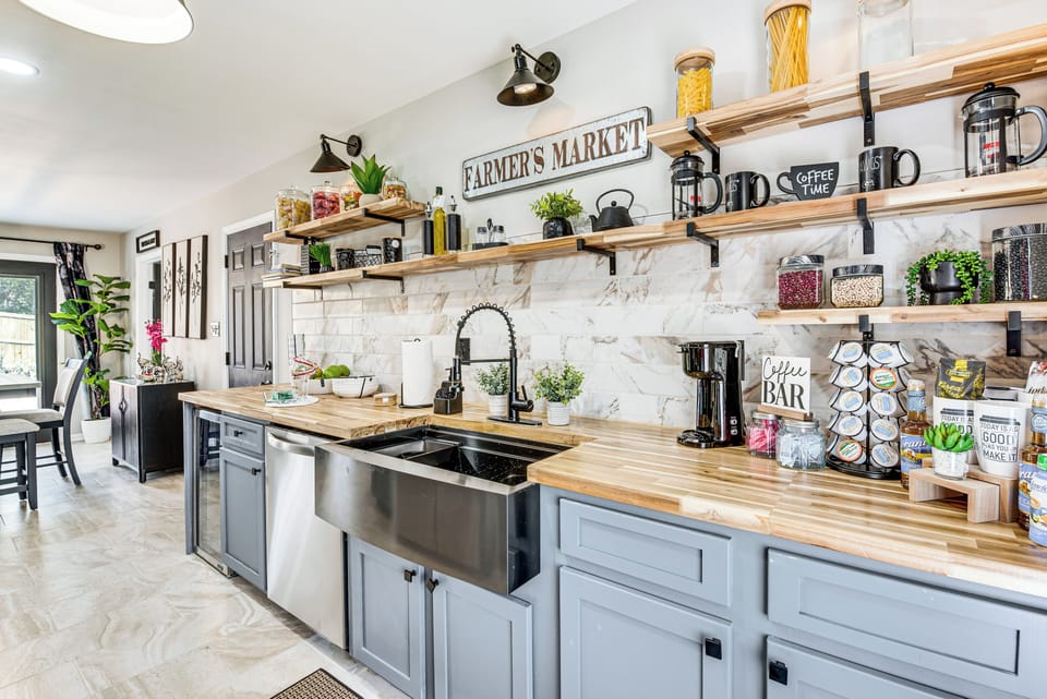 Kitchen | Single-Serve Coffee Maker | Dishwasher | Blender | Air Fryer