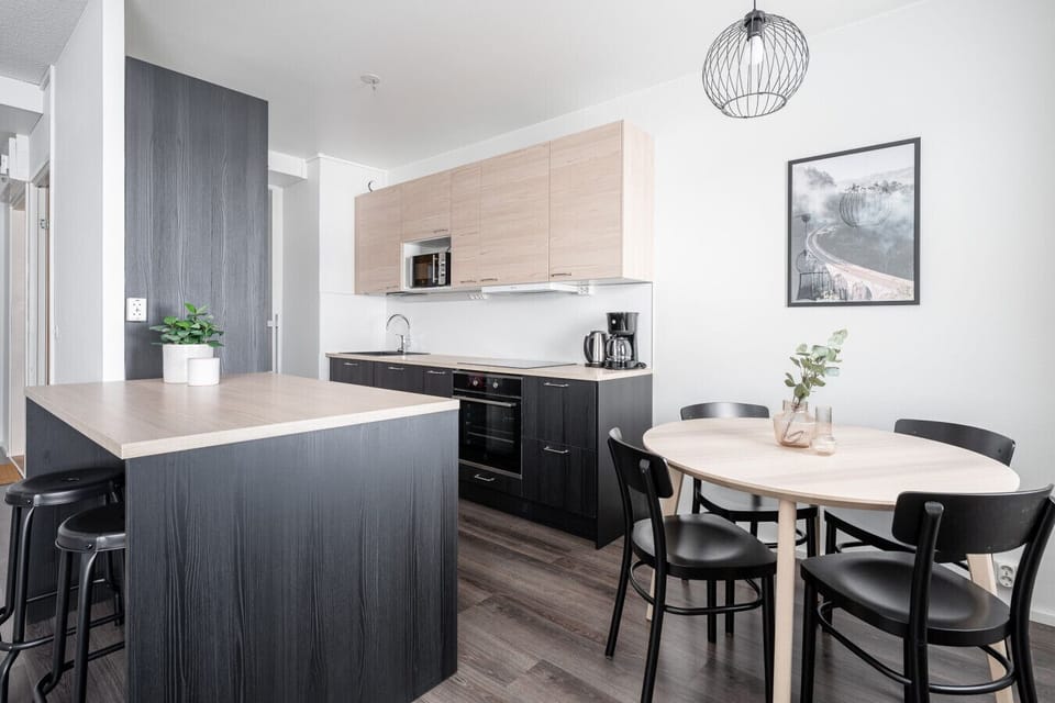 Enjoy the convenience of a fully equipped modern kitchen, perfect for preparing everything from a quick breakfast to a full dinner during your city stay.