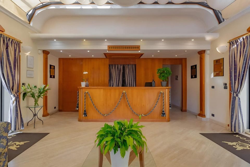 Entrance / Reception