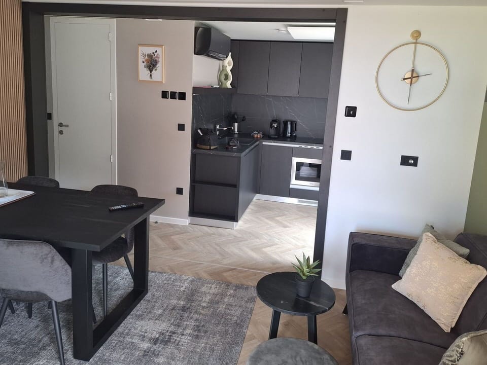 Interior Design, Furniture, Flooring, Floor, Apartment, Room, Living Room, Chair, Ceiling, Couch