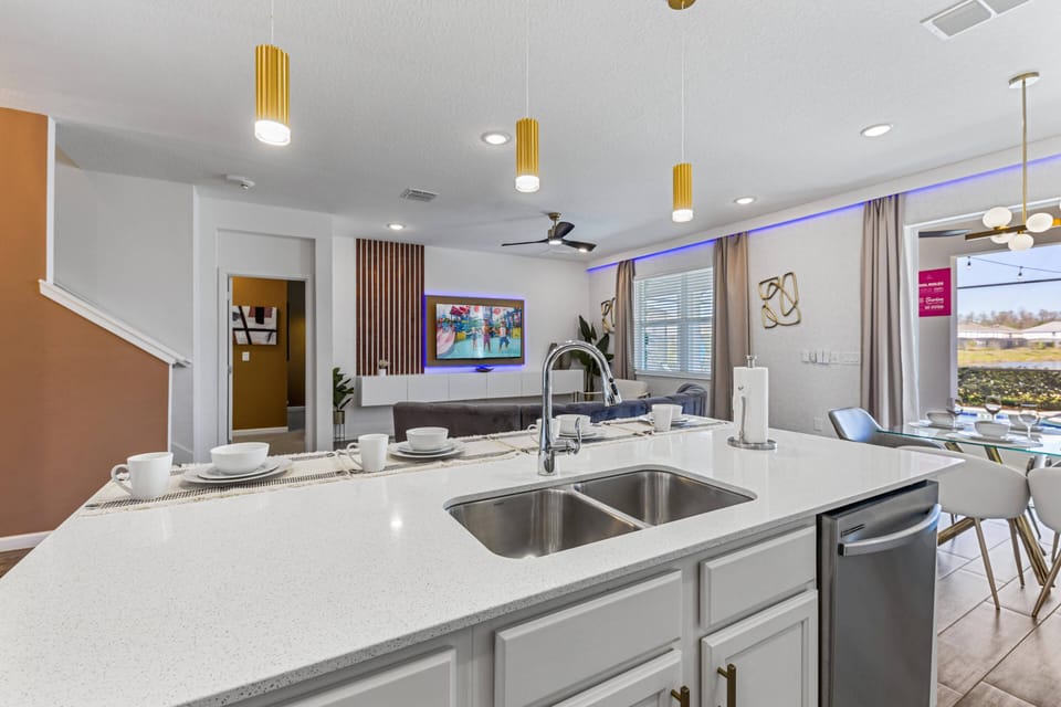 Fully equipped kitchen