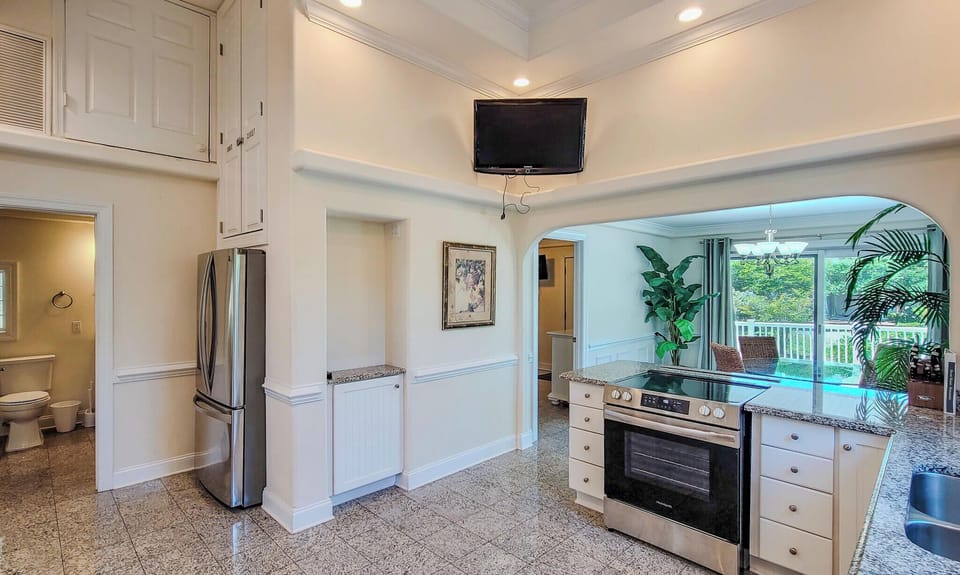 2717 S Shore Dr (Oceanside Manor - Low Tide [Int Ext]) - watermarked-28