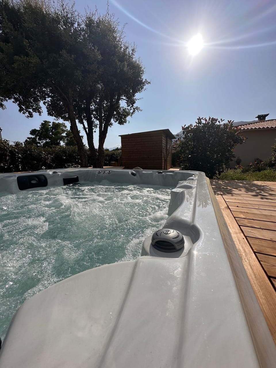 Outdoor spa tub