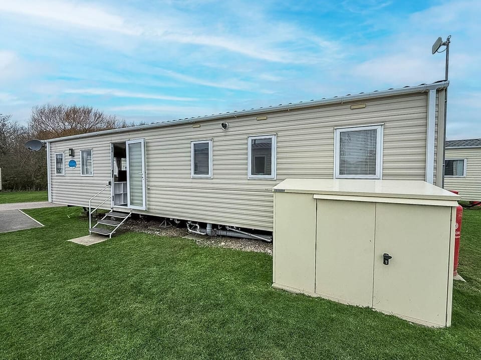 Kessingland Beach Parkdean offers unforgettable static caravan holidays, complete with a comfortable living room in a caravan, making it an ideal spot for short stays with your loved ones.