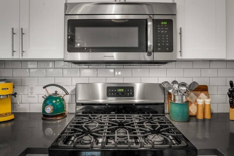 Gas range for all your cooking needs.