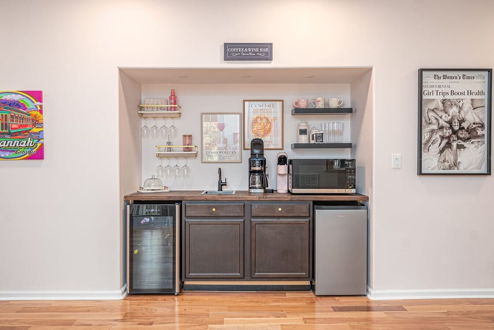 Coffee and wine bar in Gathering Room.