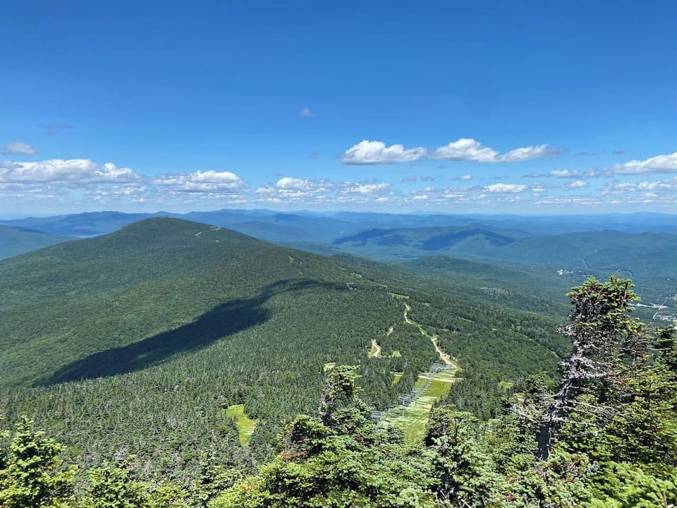 A short 15 minute drive to the top of Killington offers sweeping vistas and outdoor activities year-round—whether you`re into skiing, hiking, or simply soaking in the view.