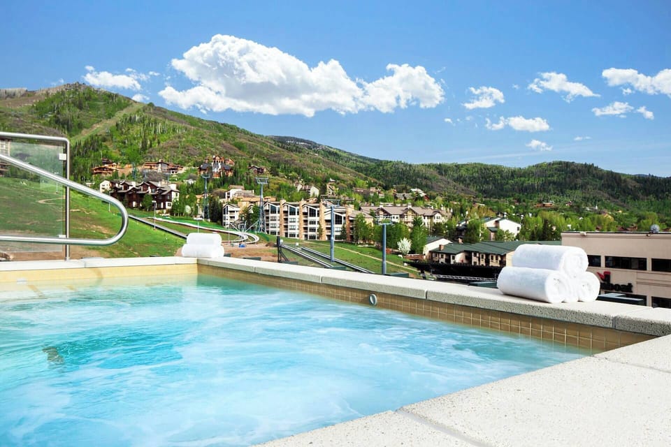 Rooftop Hot Tub!