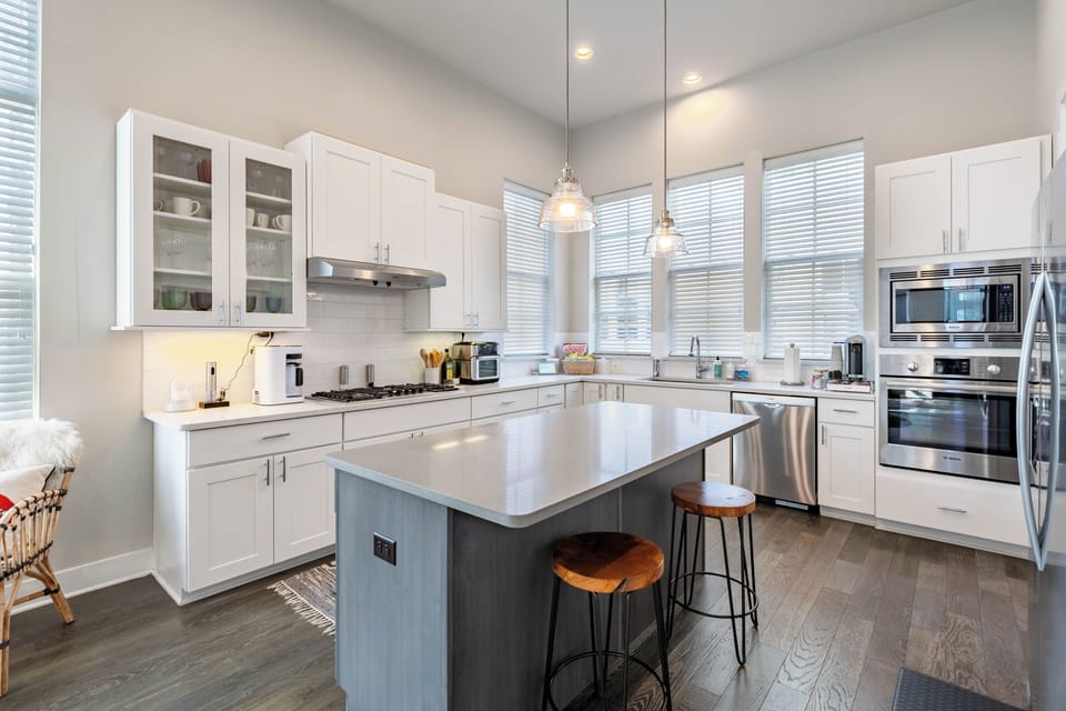 Fully equipped kitchen area.