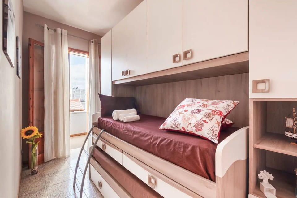 Autumn, Bedroom, Spring, Summer