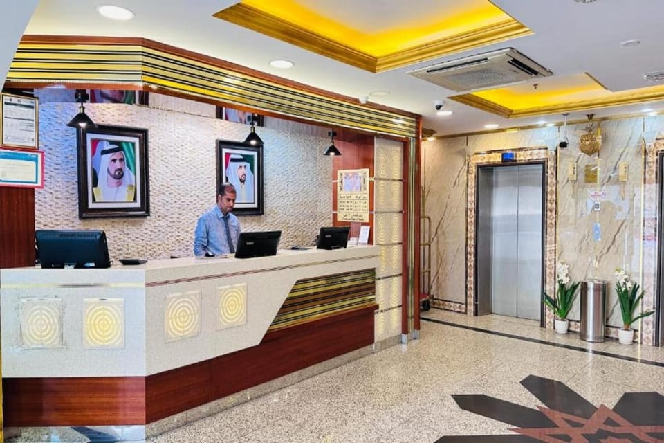 Entrance / Reception