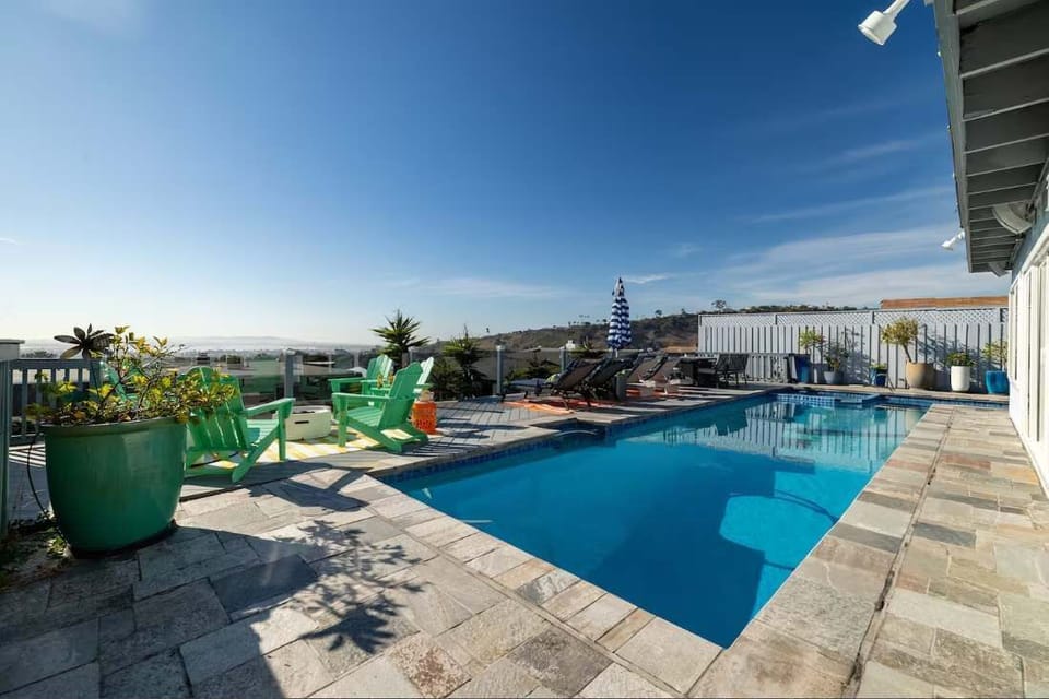 Patio (pool, seating, sunbeds)
