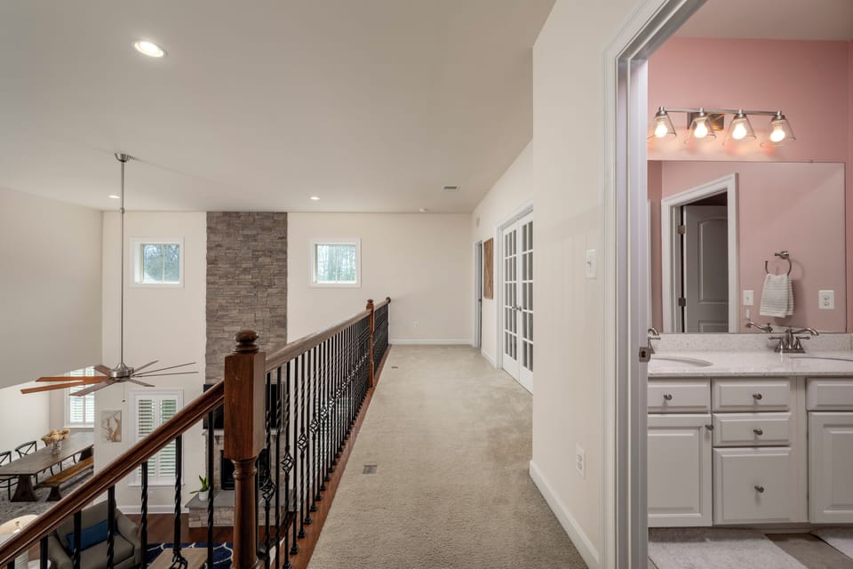 2nd Fl Hall/Loft