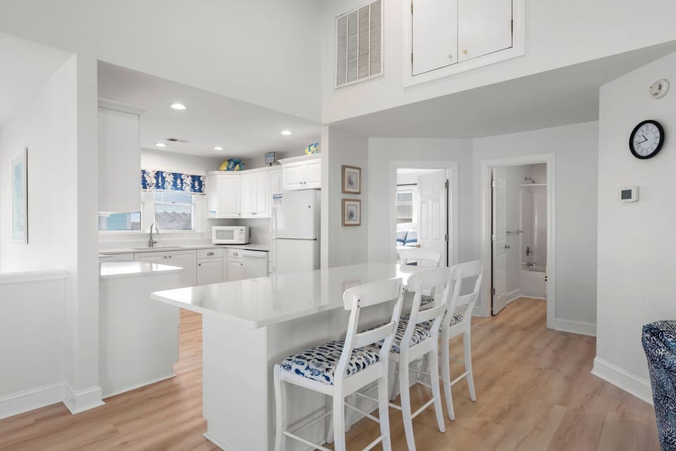 SV15: Ocean Dreams | Top Level Kitchen
