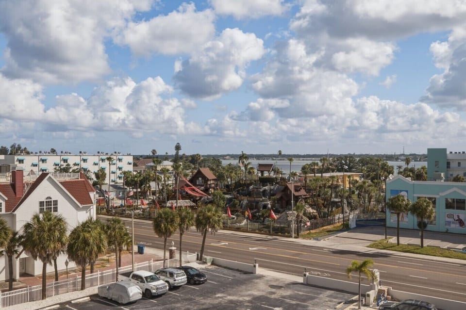 29-web-or-mls-AB3_15316 gulf Blvd 401-23