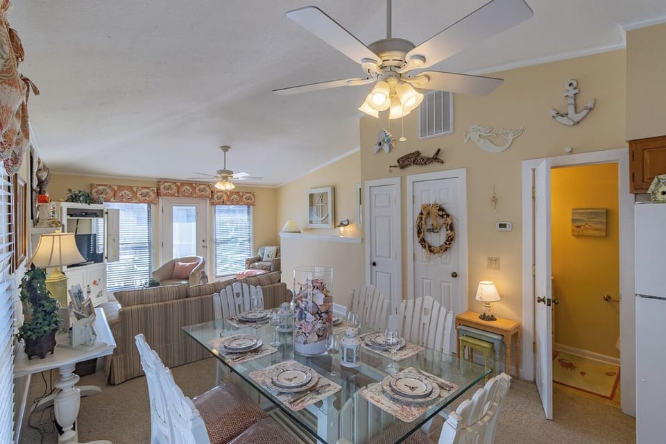 Top Level Dining Area